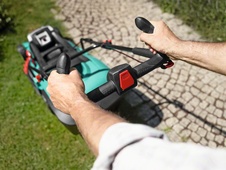 Bosch Rotak 43 LI - akumulátorová sekačka na trávu (bez akumulátoru a nabíječky) - bh_3165140770811 (1).jpg